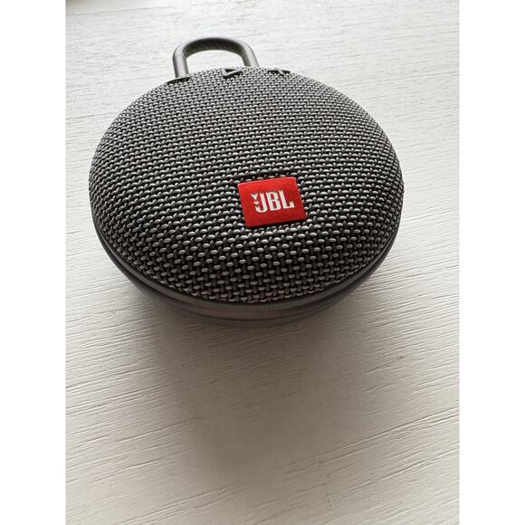 JBL Clip 3 Gray Portable Bluetooth Speaker - Picture 3 of 5